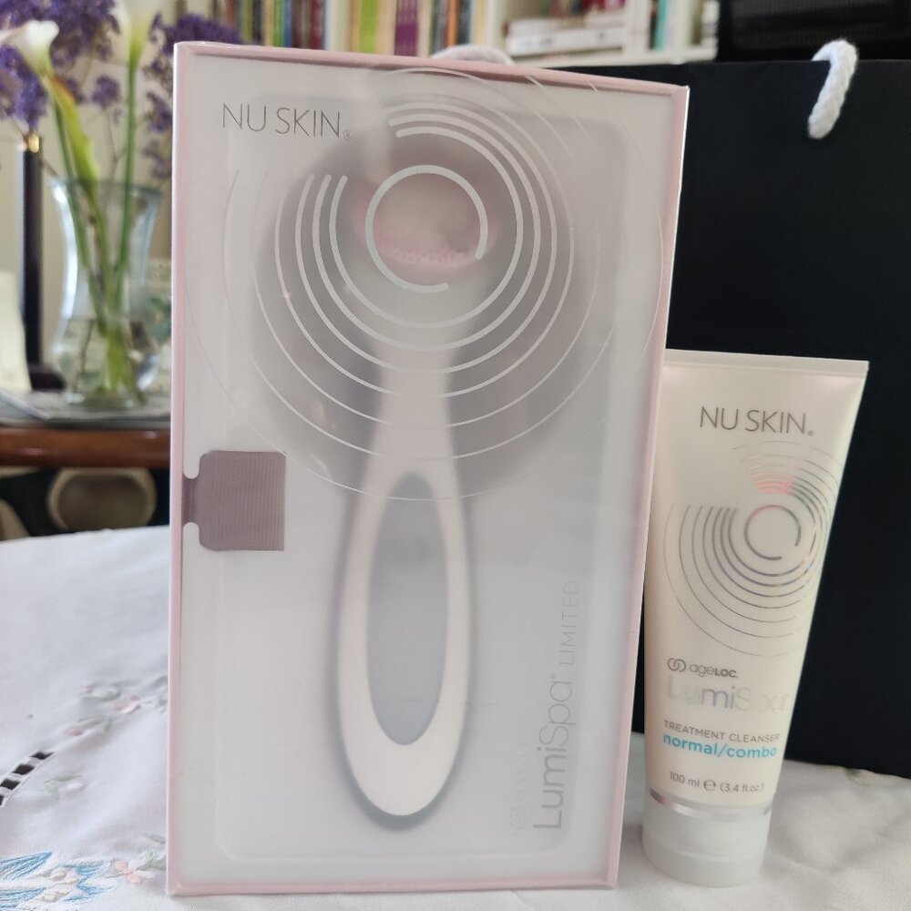 NIB Nu Skin ageLOC LumiSpa Limited PINK Facial Device BONUS: Treatment Cleanser